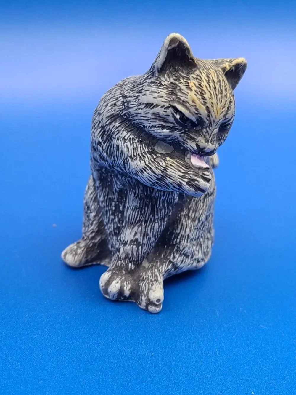 FARO Italy Vintage A. Lucchesi Cat Licking Paw Resin Figurine